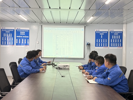 08.14潼南项目开展经营管理专题学习.jpg